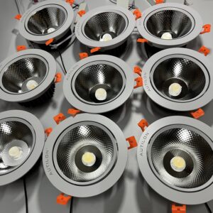 led spot light
