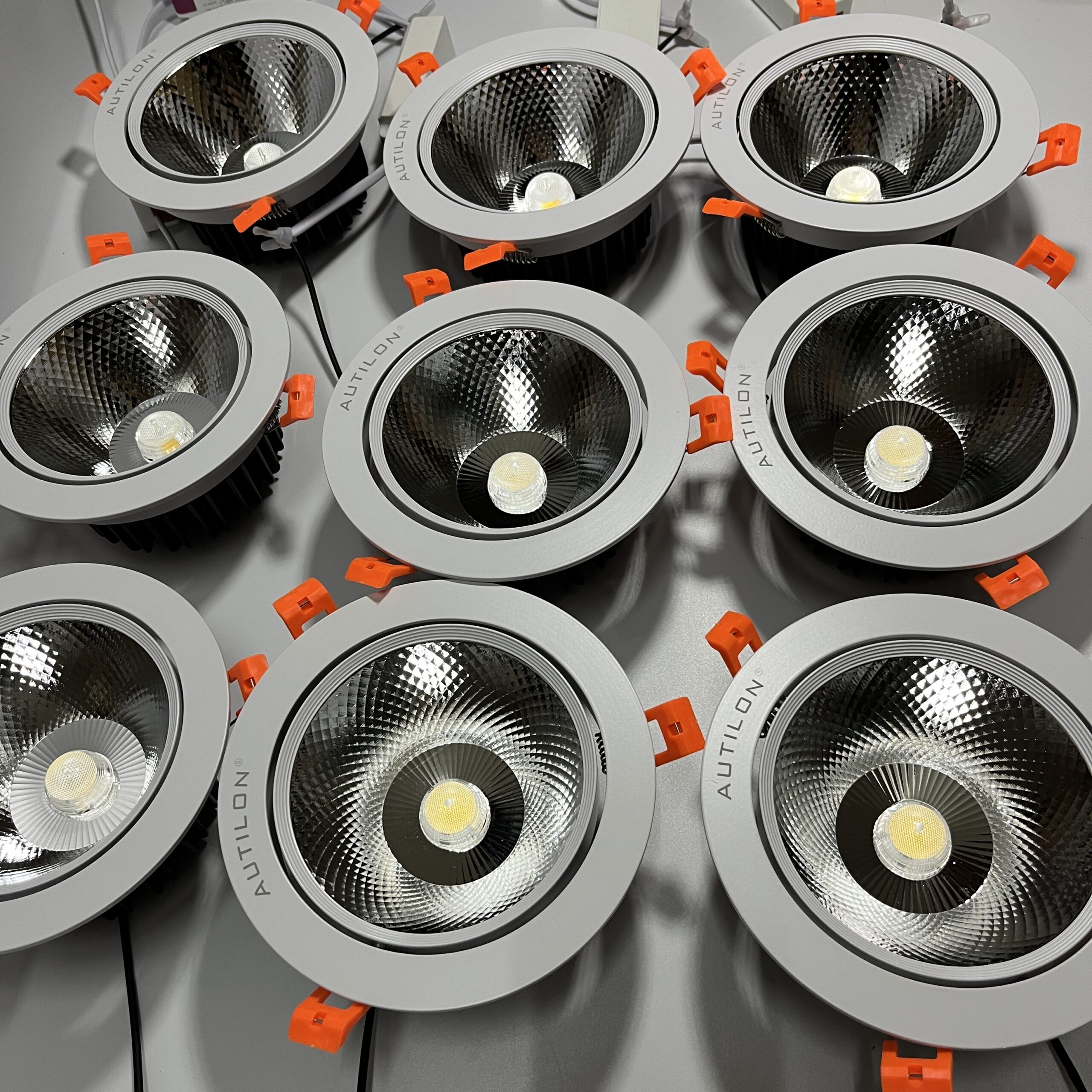 led spot light